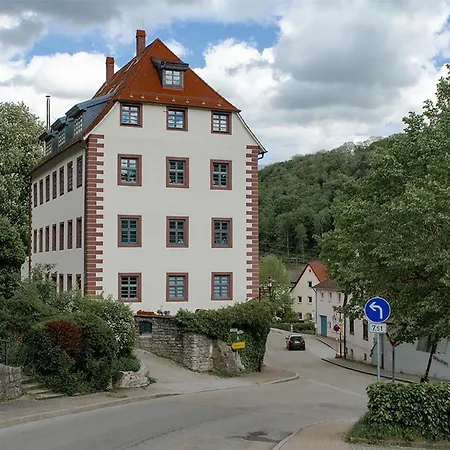 Luxurioeses-apartment-auf-schloss-muehlen-nr-5 *